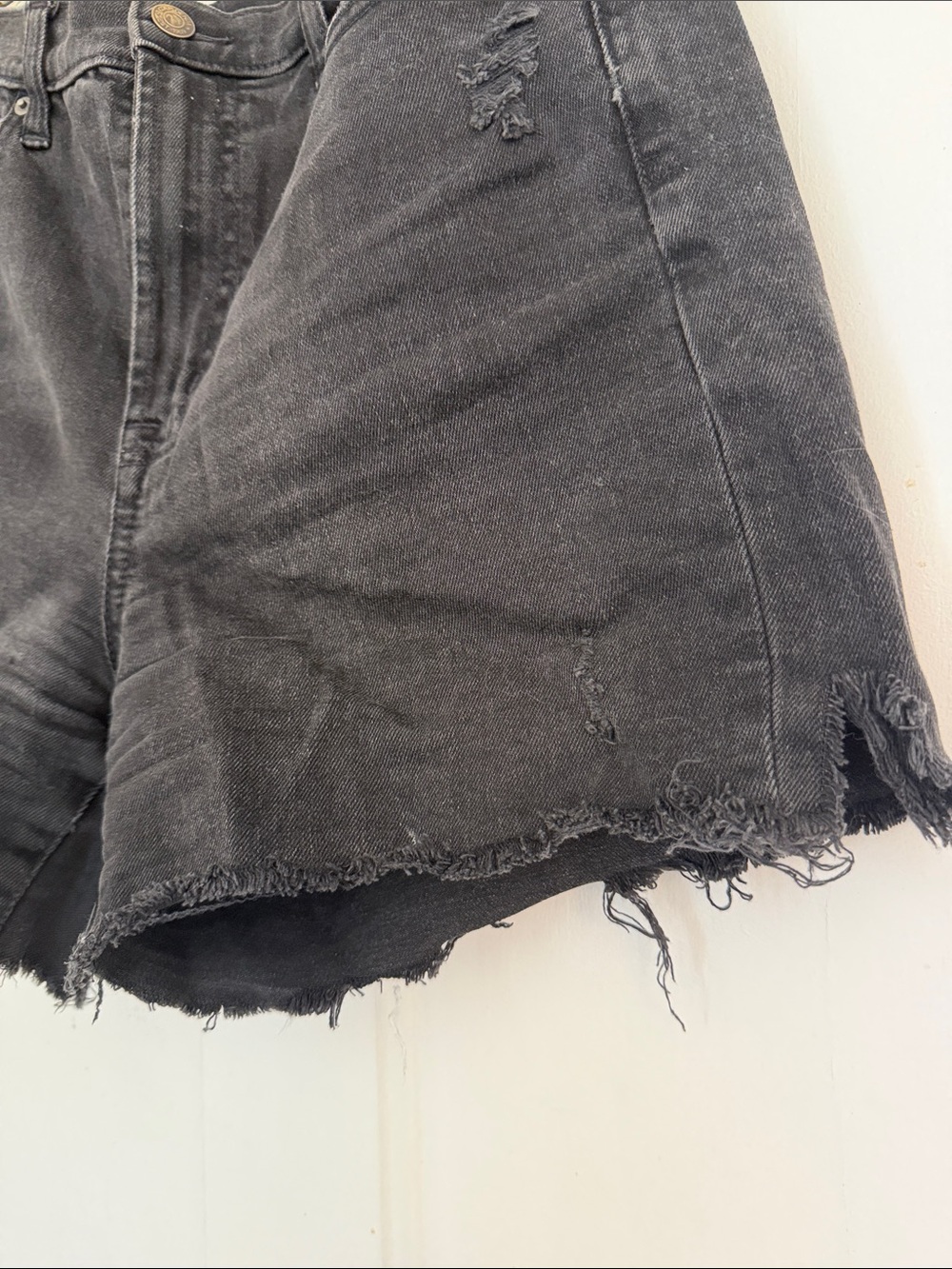 Gap 4 Inch High Rise Distressed Denim Shorts - Picture 3 of 6